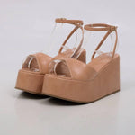 Betina - Sandália Feminina Plataforma Salto Anabela Nude