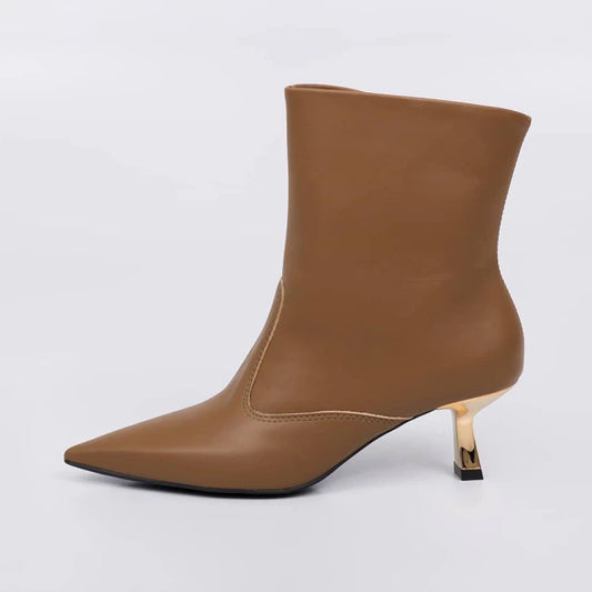 Samara - Bota Feminina Salto Baixo Zíper Aplicação Marrom Claro