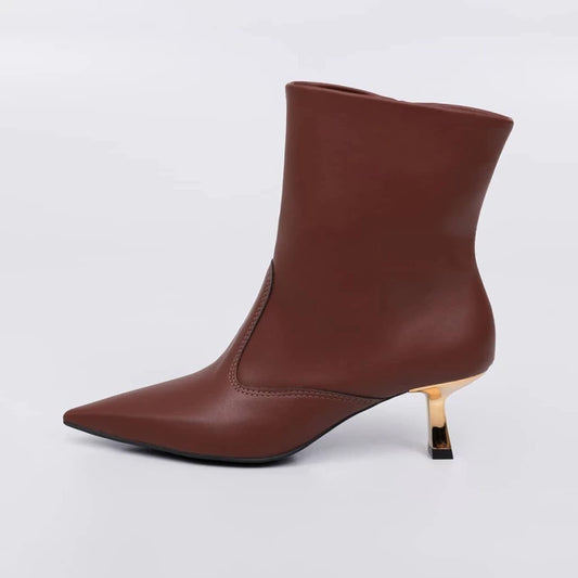 Samara - Bota Feminina Salto Baixo Zíper Aplicação Marrom