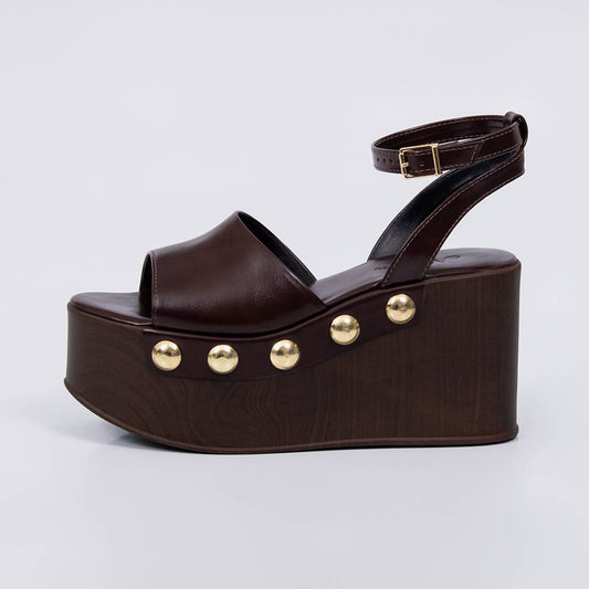 Marrocos - Sandália Feminina Anabela Tachas Douradas Marrom Escuro